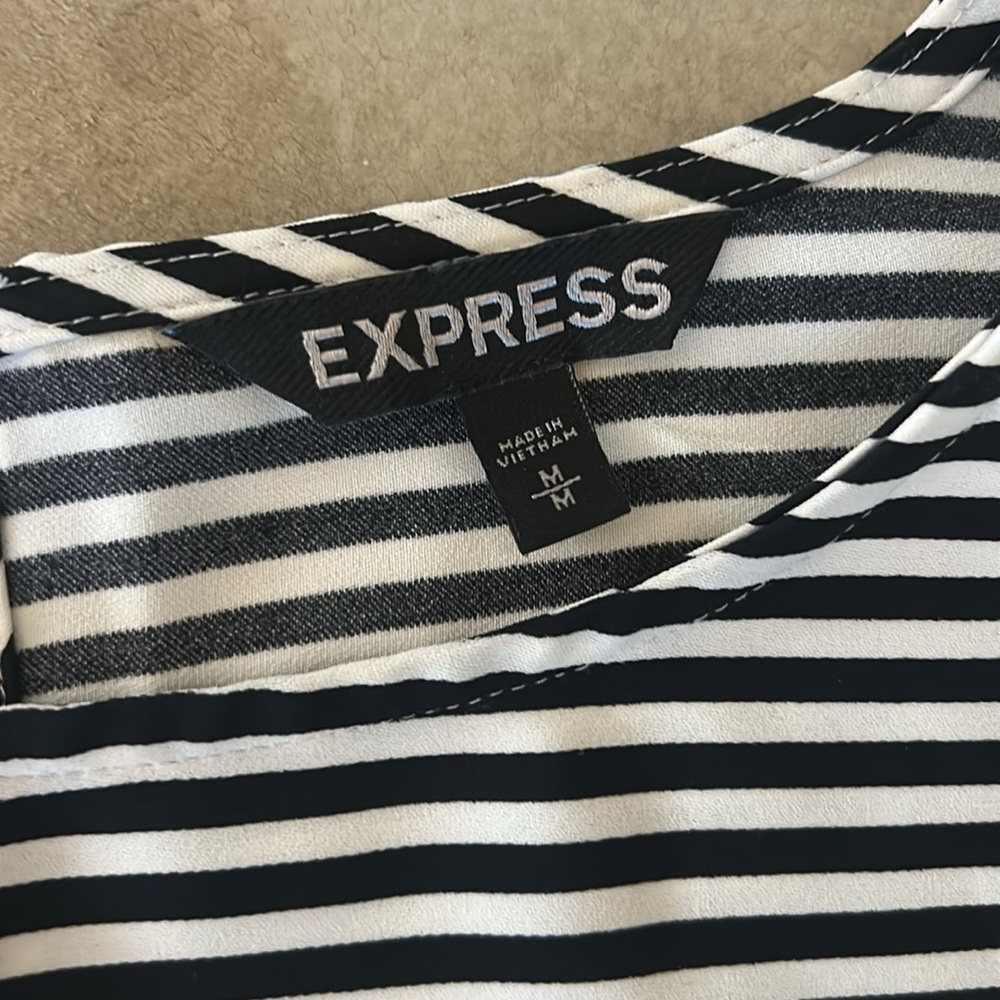Express top - Picture 3 of 3